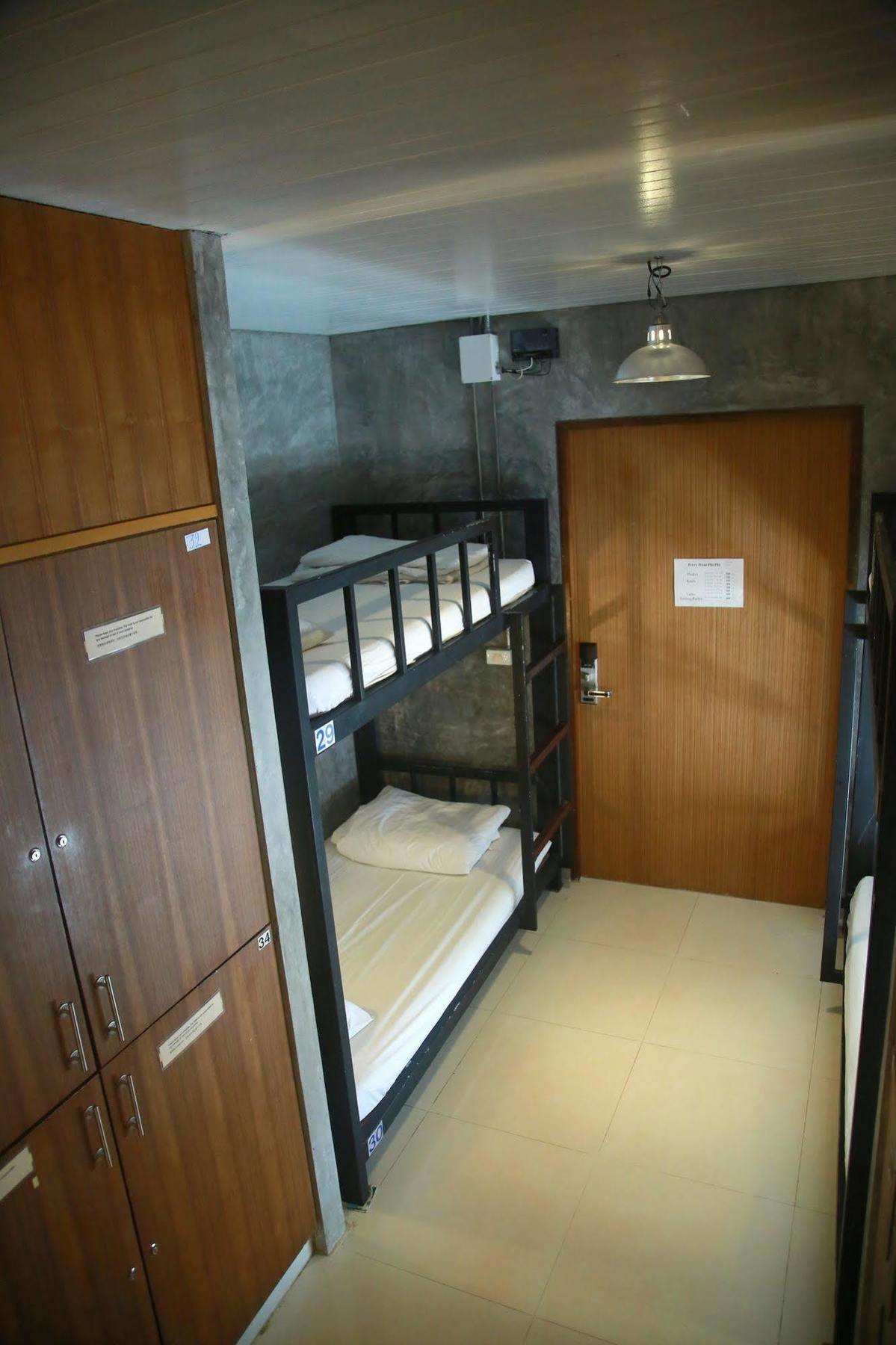Oyo 585 Freedom Hostel @ Phi Phi Экстерьер фото