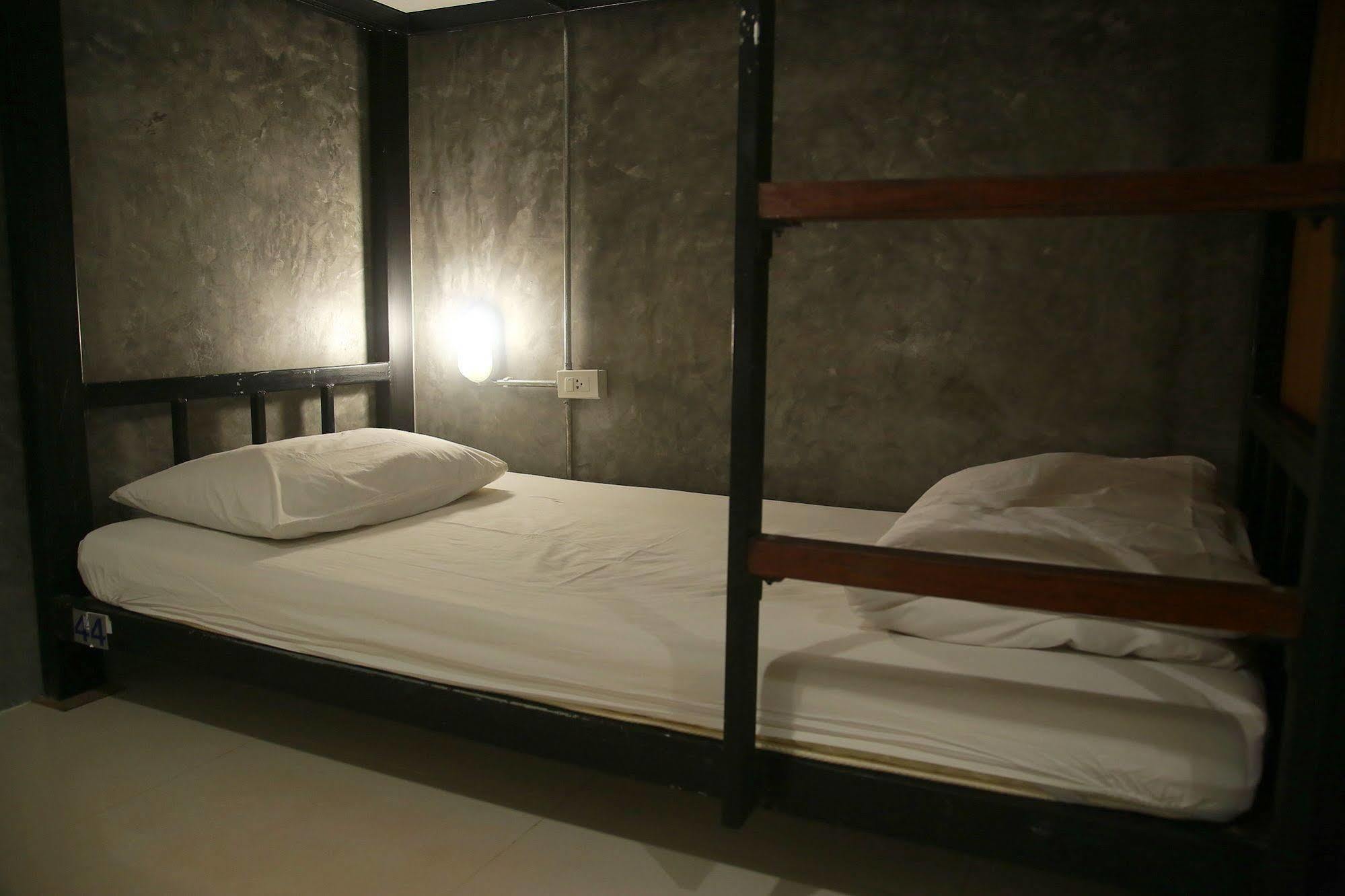 Oyo 585 Freedom Hostel @ Phi Phi Экстерьер фото
