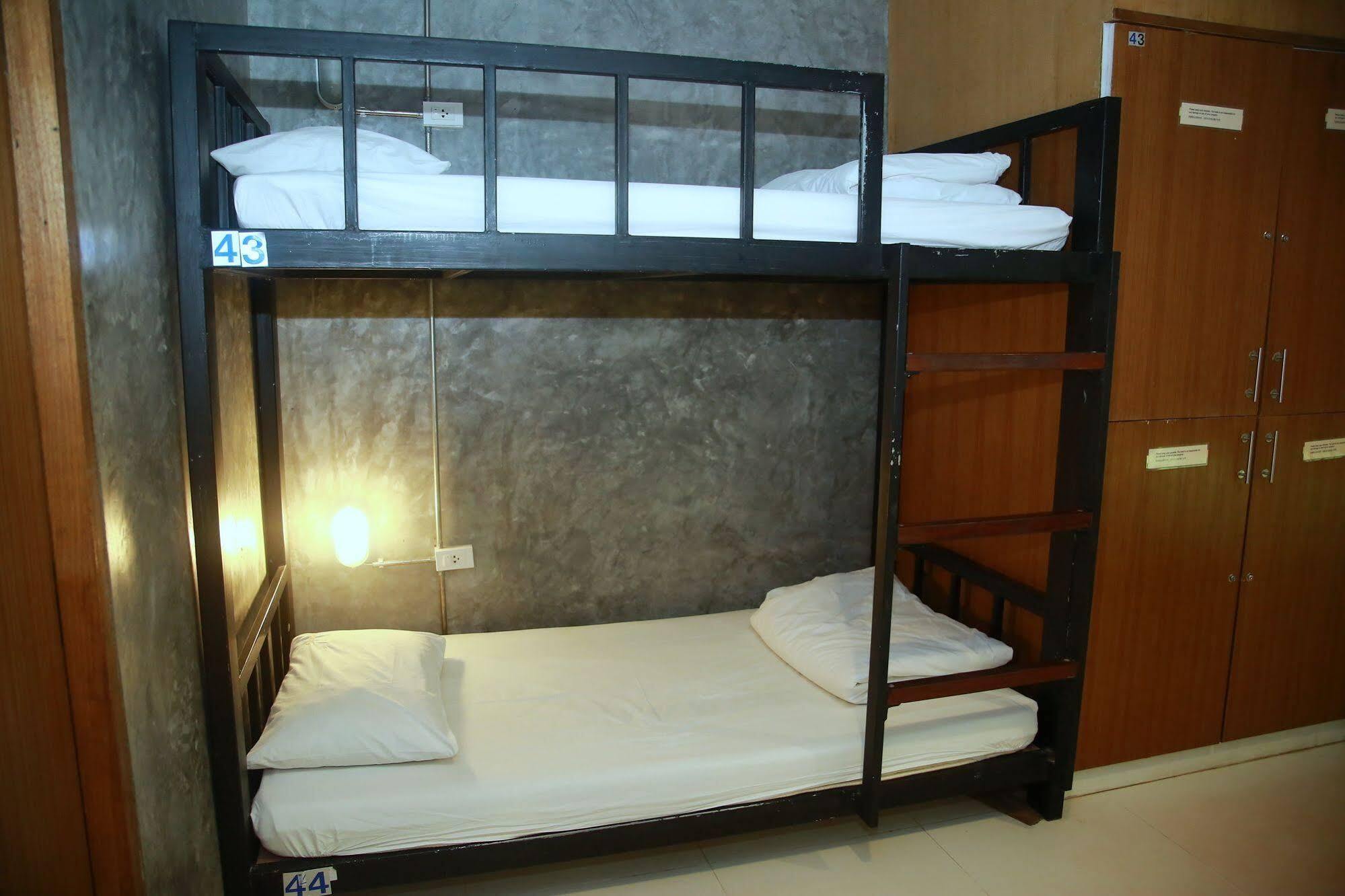 Oyo 585 Freedom Hostel @ Phi Phi Экстерьер фото