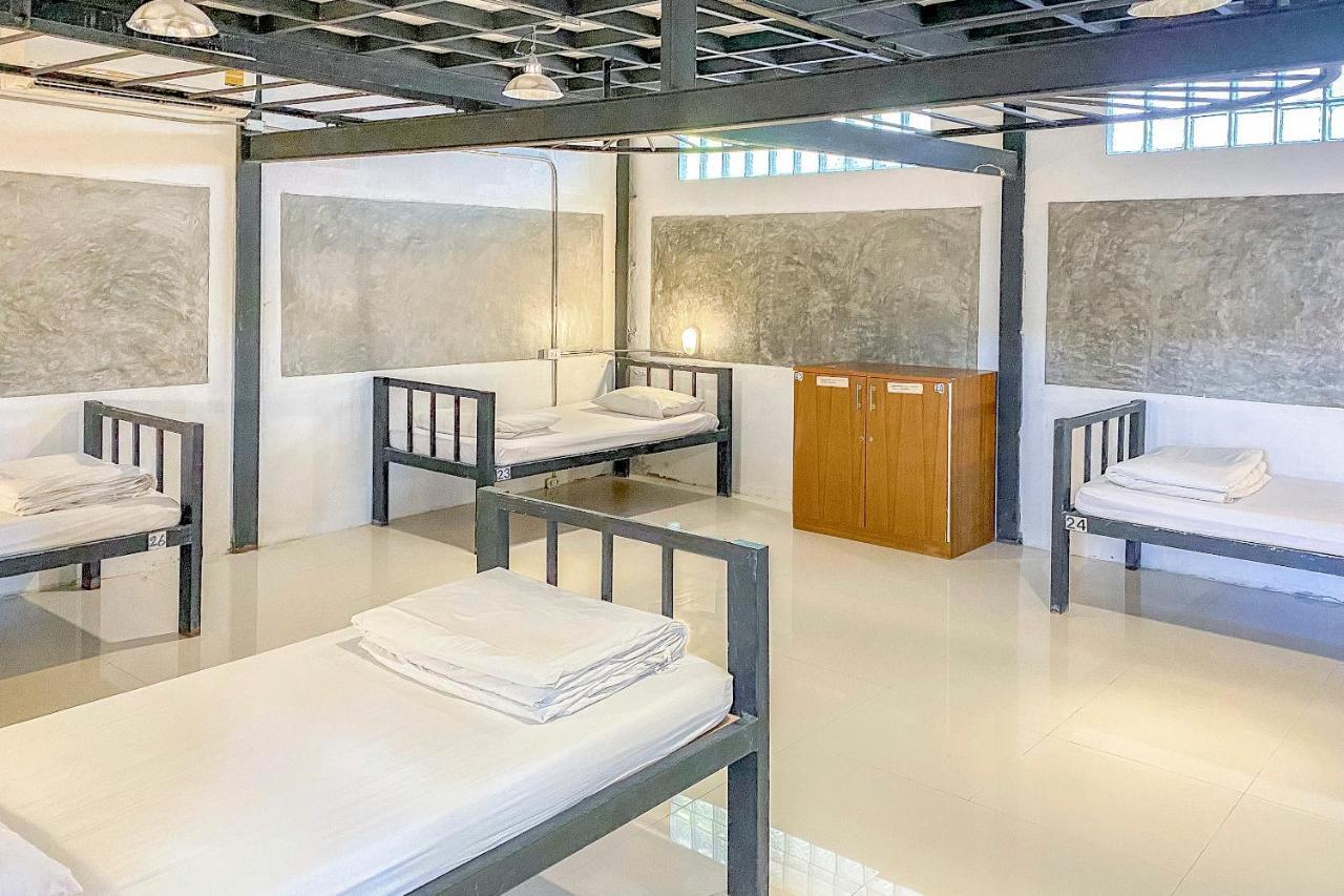 Oyo 585 Freedom Hostel @ Phi Phi Экстерьер фото