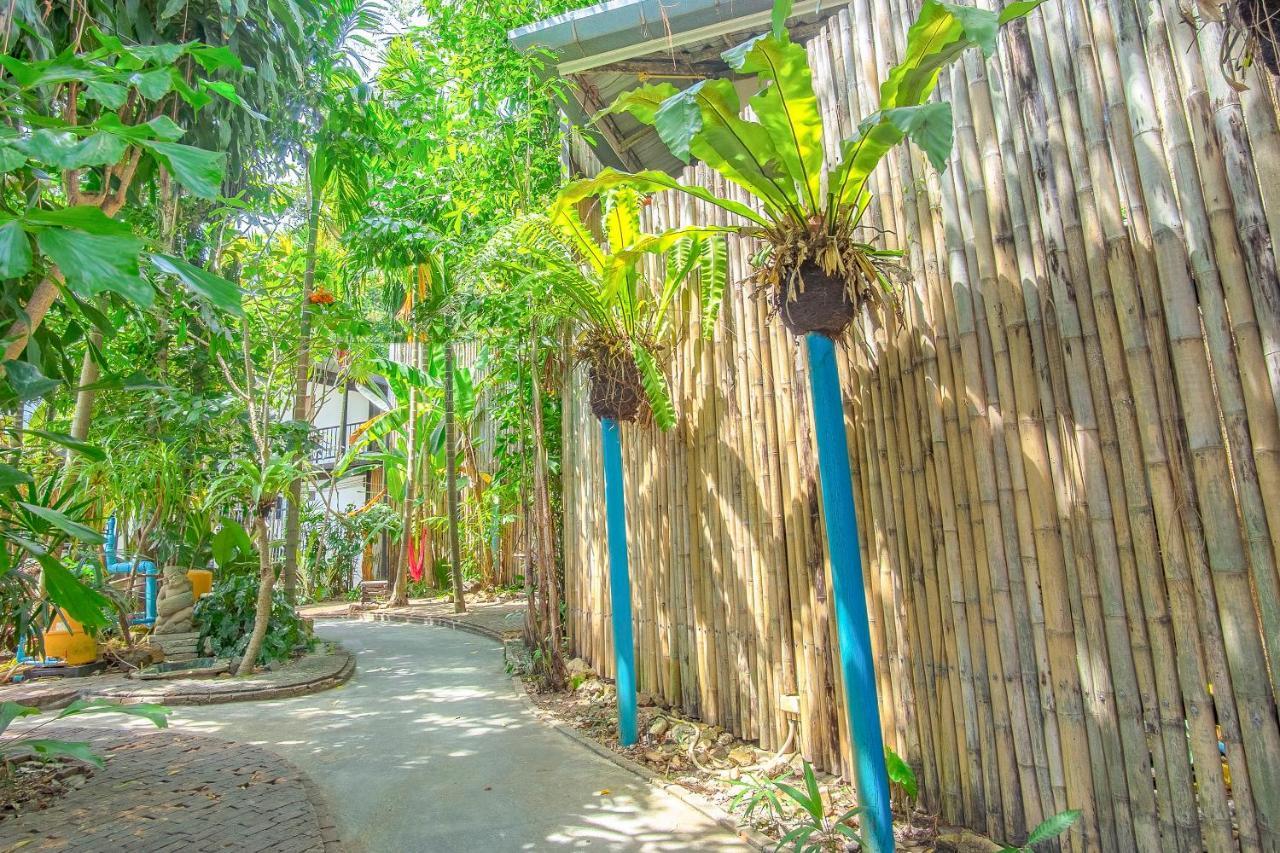 Oyo 585 Freedom Hostel @ Phi Phi Экстерьер фото